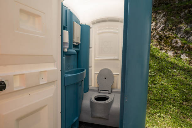 Best Portable restroom trailer rental  in Garrettsville, OH